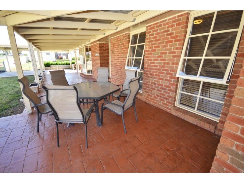 1 Edols Street, Ballan VIC 3342