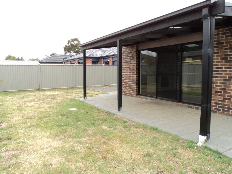 16 Rorey Street, Delacombe VIC 3356