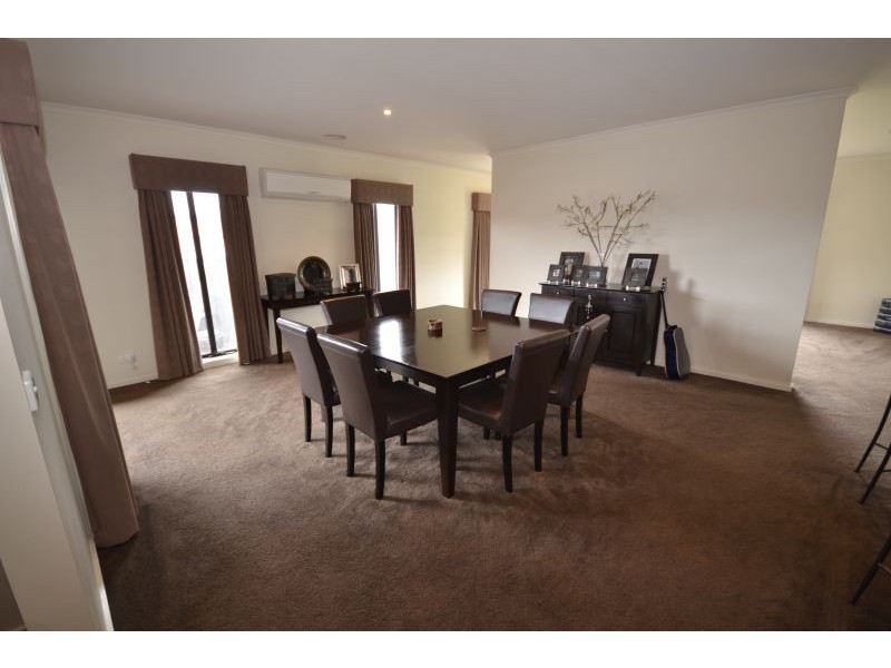 6a Creek Street, Miners Rest VIC 3352