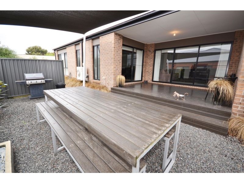 6a Creek Street, Miners Rest VIC 3352