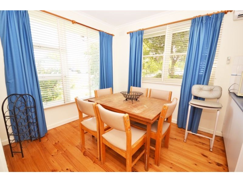 2 Leonard Street, Wendouree VIC 3355