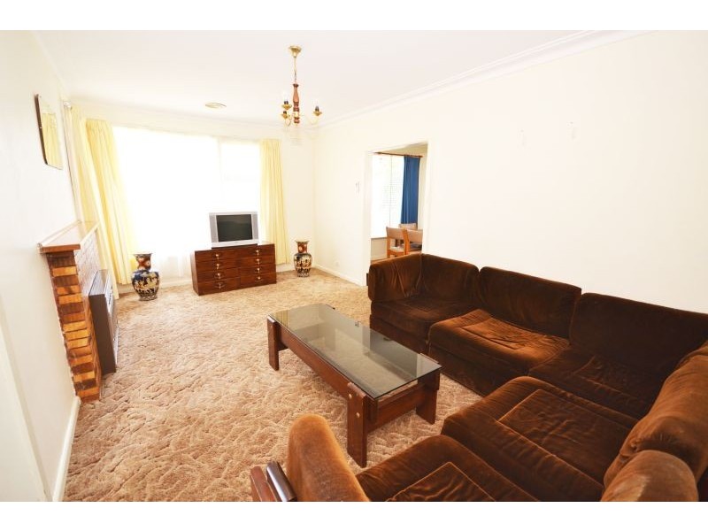 2 Leonard Street, Wendouree VIC 3355