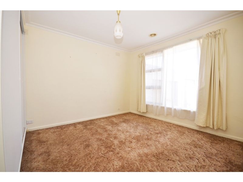 2 Leonard Street, Wendouree VIC 3355