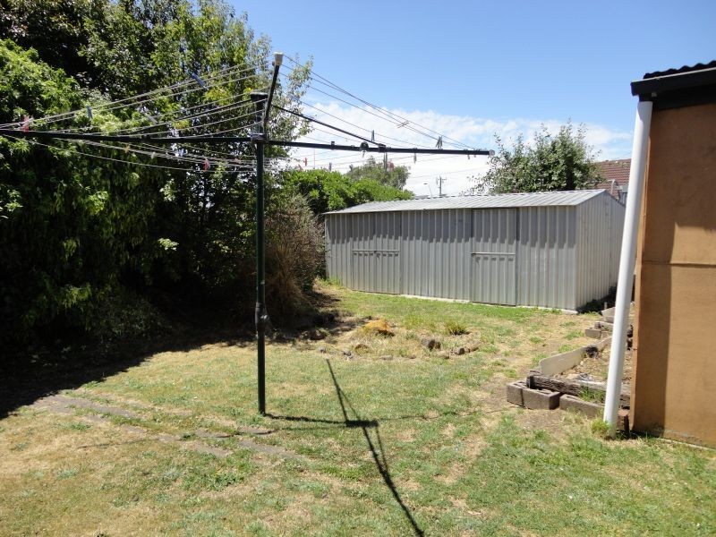 2 Leonard Street, Wendouree VIC 3355