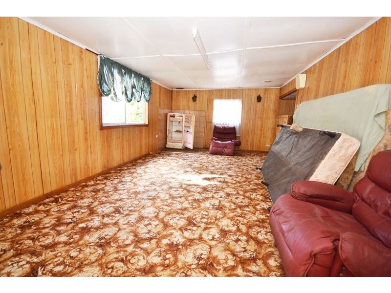 2 Leonard Street, Wendouree VIC 3355