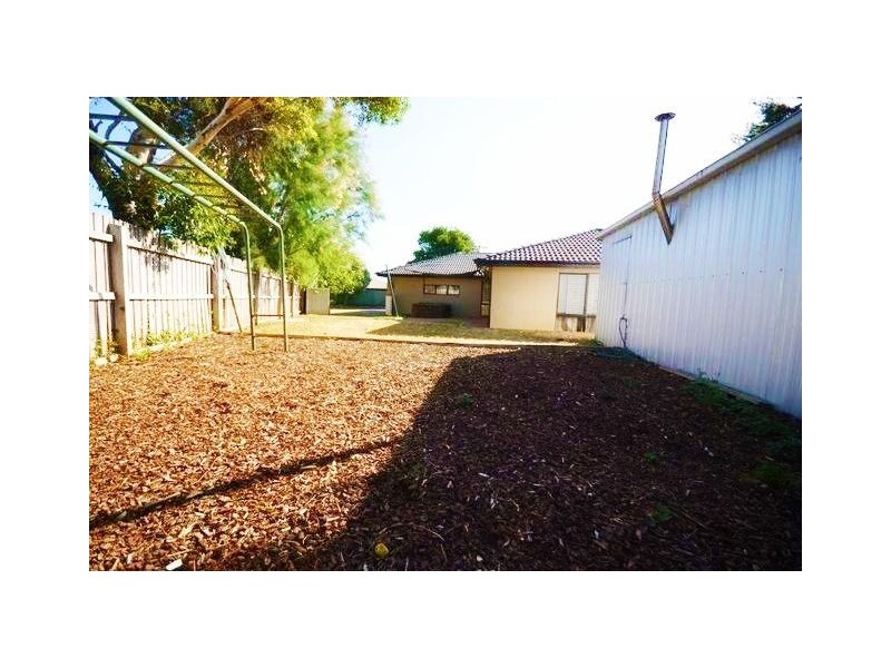 5 Anthony Crescent, Sebastopol VIC 3356