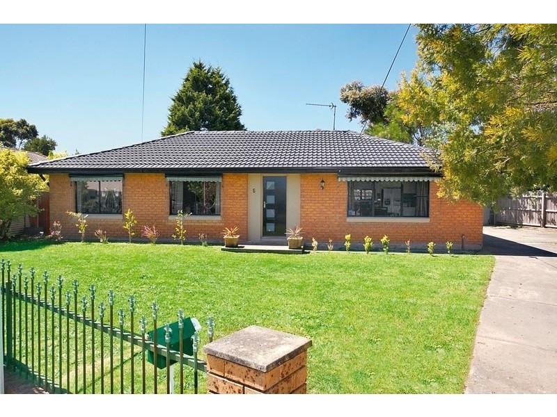 5 Anthony Crescent, Sebastopol VIC 3356