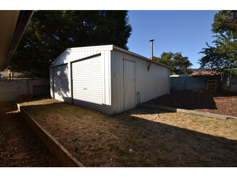 5 Anthony Crescent, Sebastopol VIC 3356