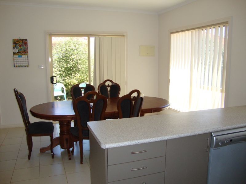 8/6 Thompson Street, Brown Hill VIC 3350