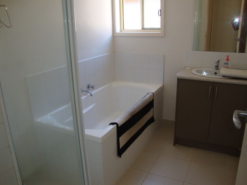 8/6 Thompson Street, Brown Hill VIC 3350