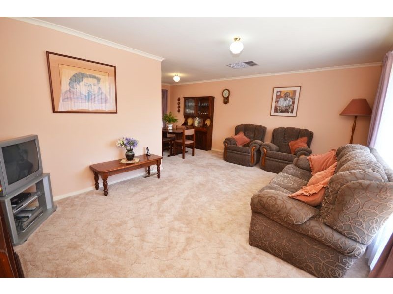 9 Forest Street, Buninyong VIC 3357