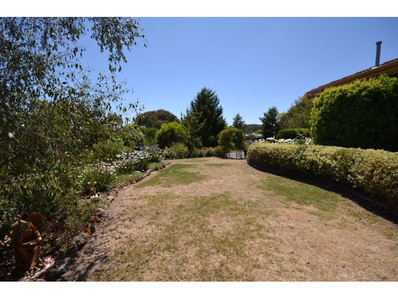 9 Forest Street, Buninyong VIC 3357