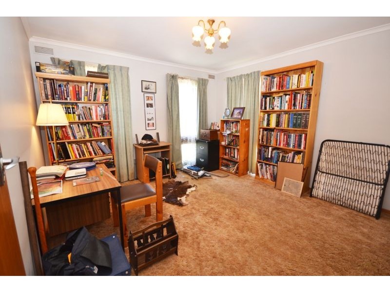 2 John Street, Wendouree VIC 3355