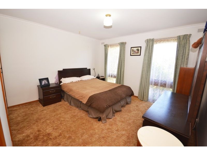 2 John Street, Wendouree VIC 3355