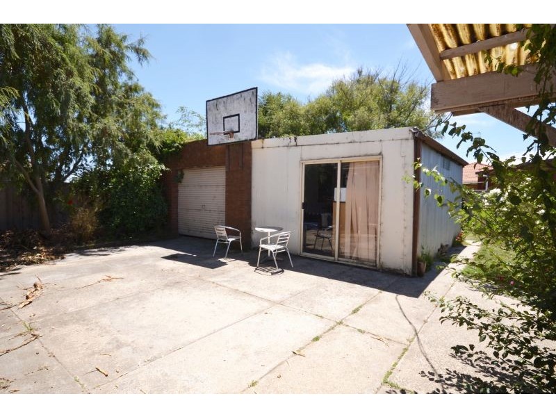 2 John Street, Wendouree VIC 3355