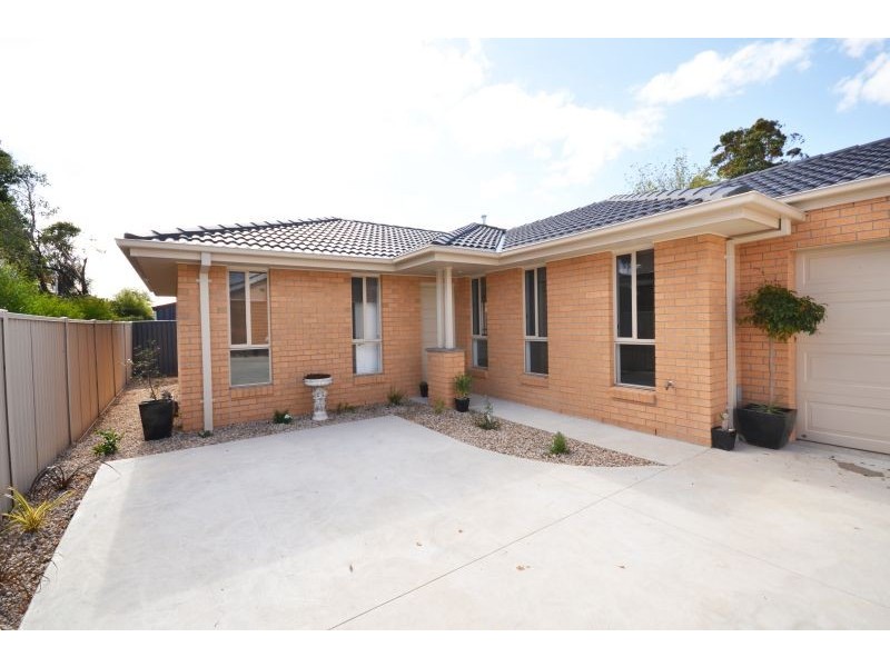 11a Lavinia Drive, Ballarat North VIC 3350