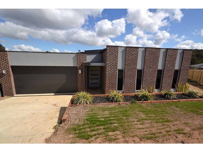 2 Kingfisher Court, Brown Hill VIC 3350