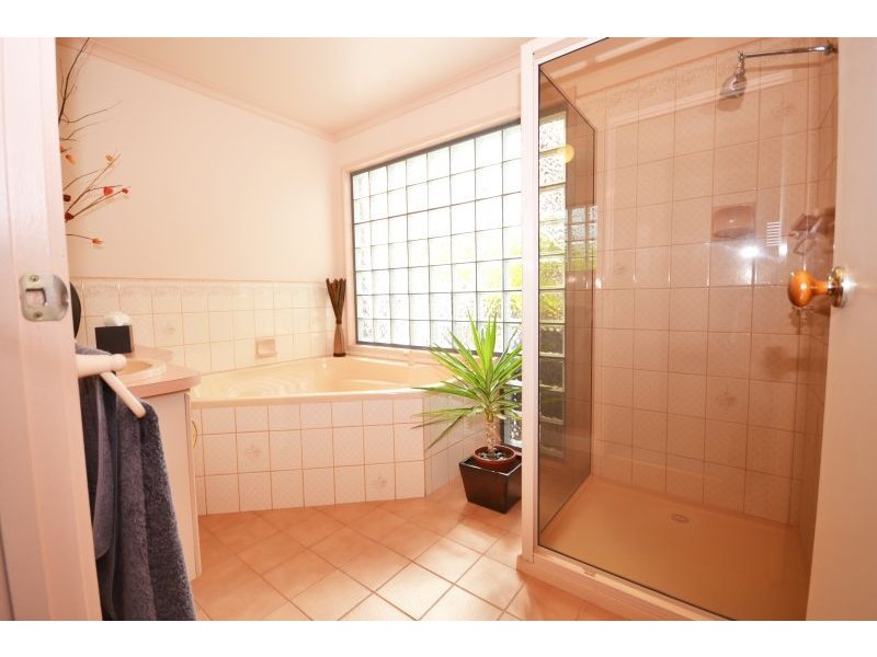 6 Gleno Court, Ballarat VIC 3350