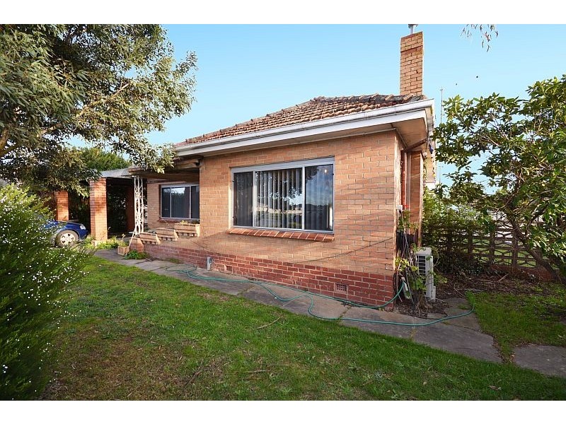 6 Horwood Drive, Canadian VIC 3350