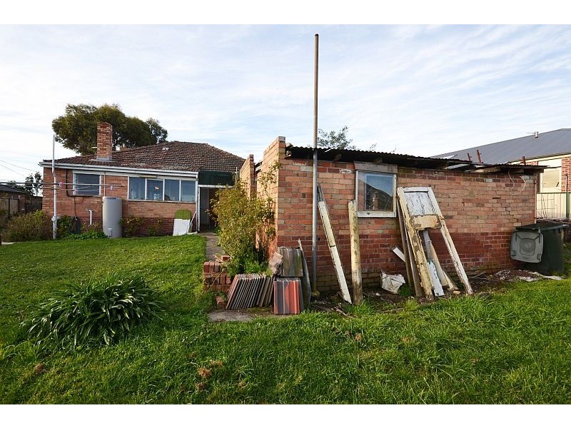 6 Horwood Drive, Canadian VIC 3350