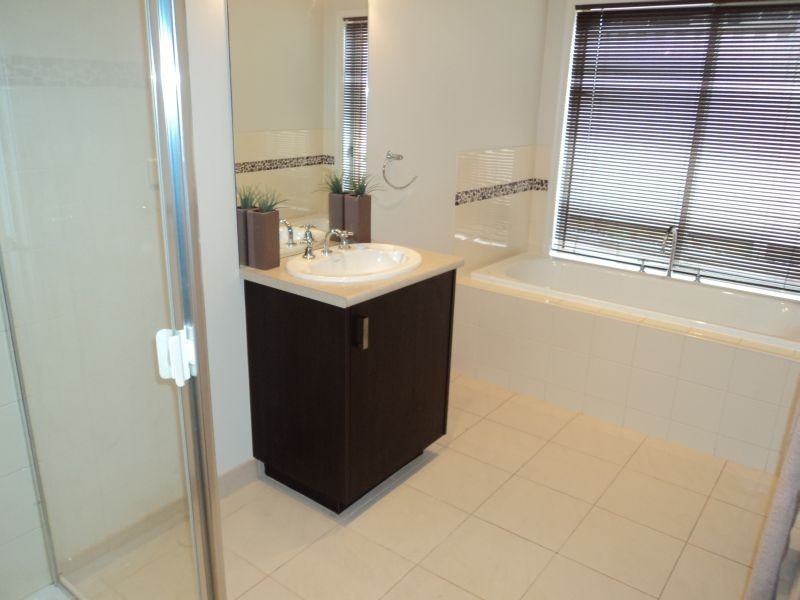 1 Canadian Crescent, Canadian VIC 3350