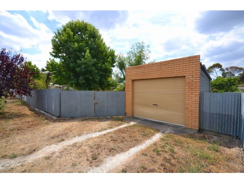 5 Cummins Street, Beaufort VIC 3373