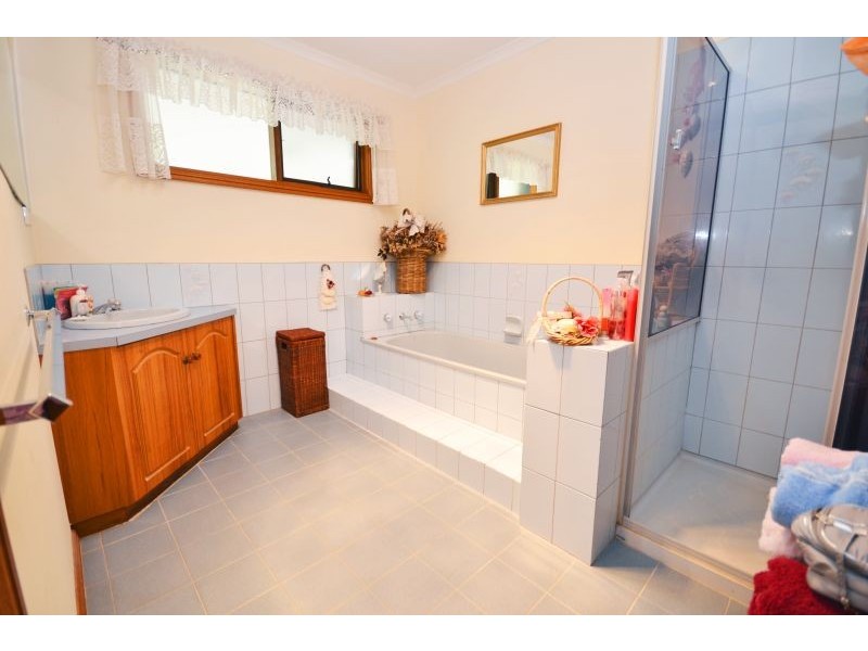 29 Stephen Street, Haddon VIC 3351