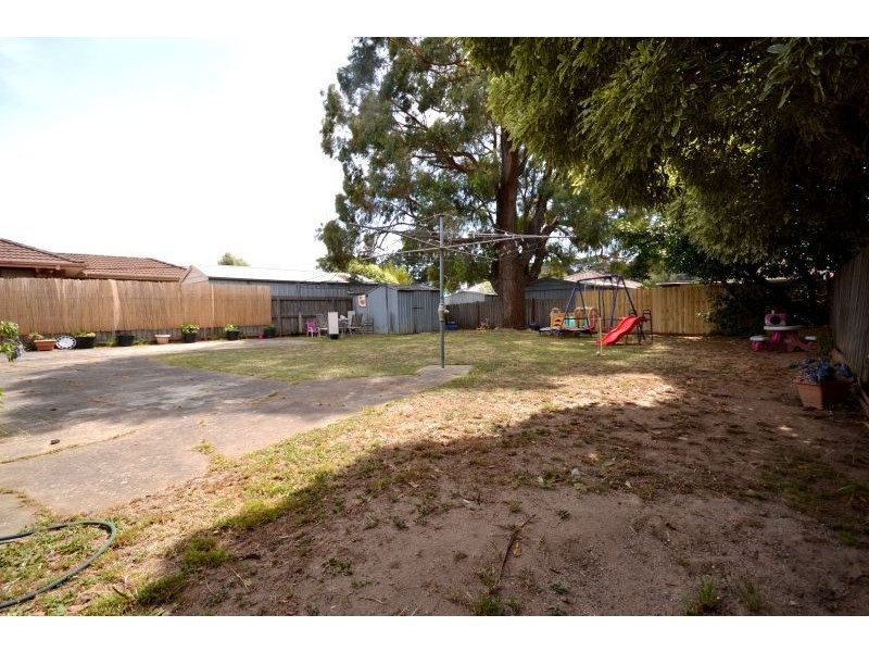 29 McNulty Drive, Wendouree VIC 3355