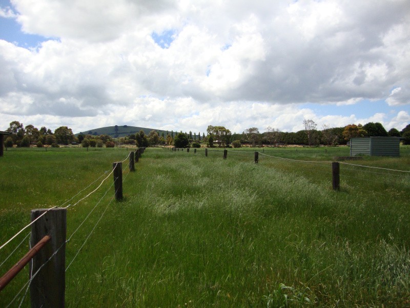 103 Sharpes Road, Miners Rest VIC 3352