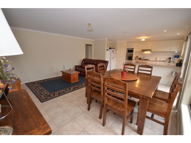 4 Josephine Way, Sebastopol VIC 3356