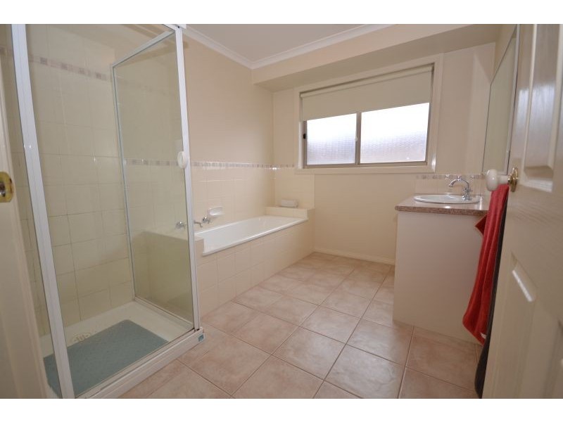 4 Josephine Way, Sebastopol VIC 3356