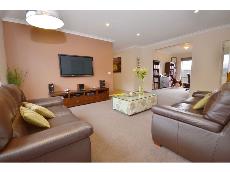 7 Holstein Close, Delacombe VIC 3356