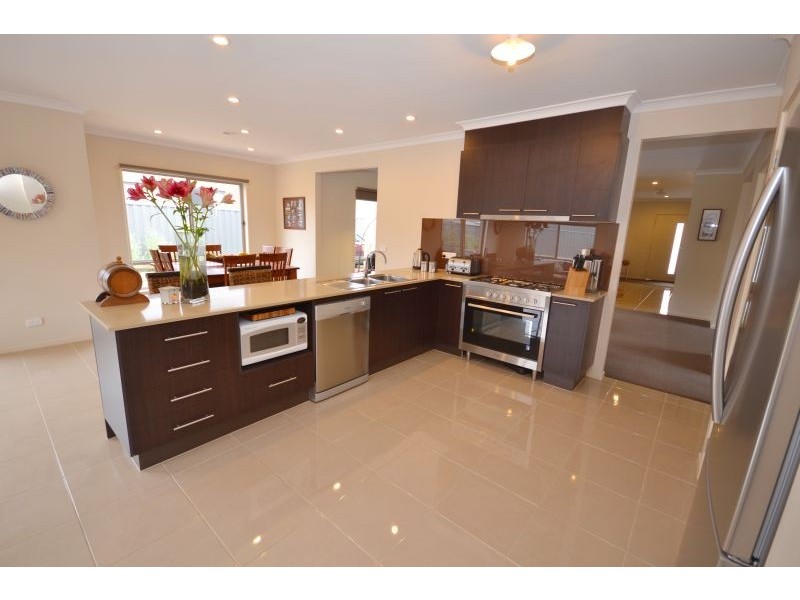 7 Holstein Close, Delacombe VIC 3356