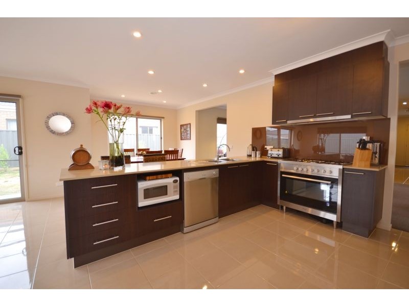 7 Holstein Close, Delacombe VIC 3356