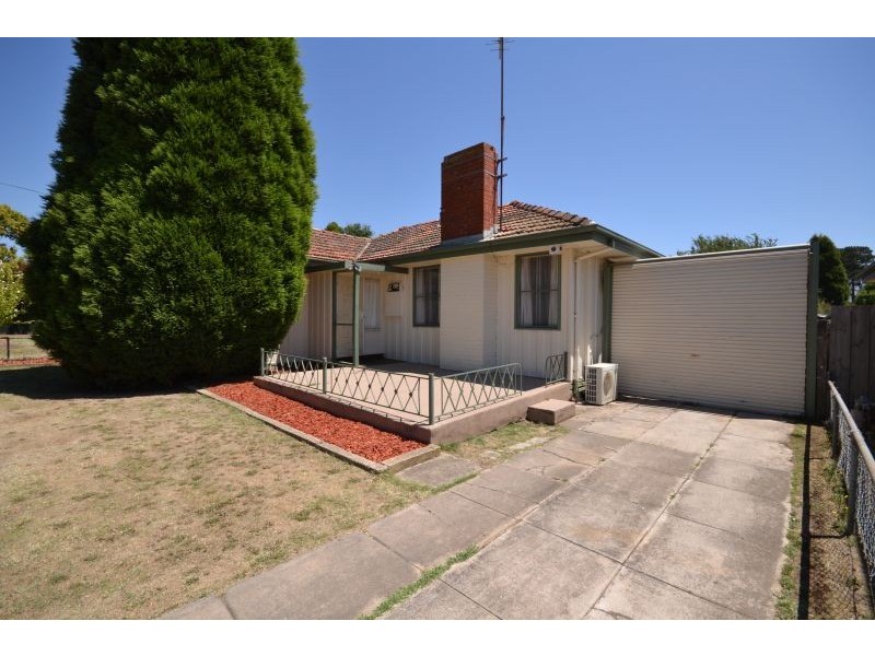 3 Clematis Avenue, Wendouree VIC 3355