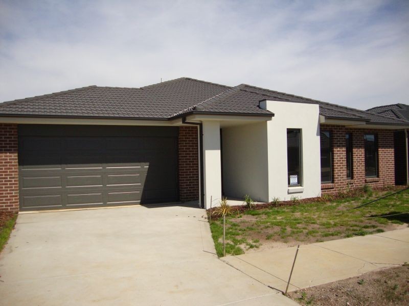 42 Chase Boulevard, Alfredton VIC 3350