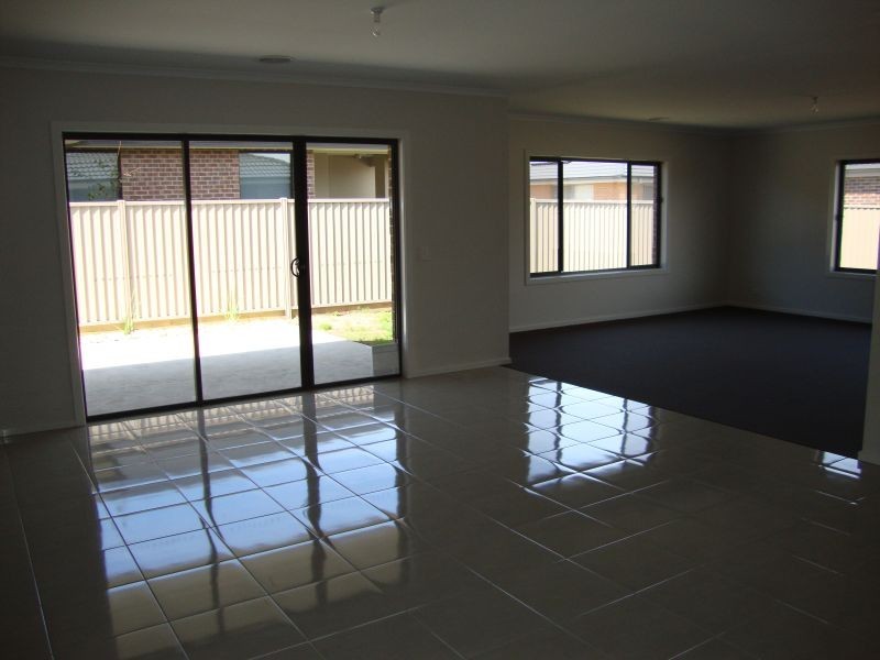 42 Chase Boulevard, Alfredton VIC 3350