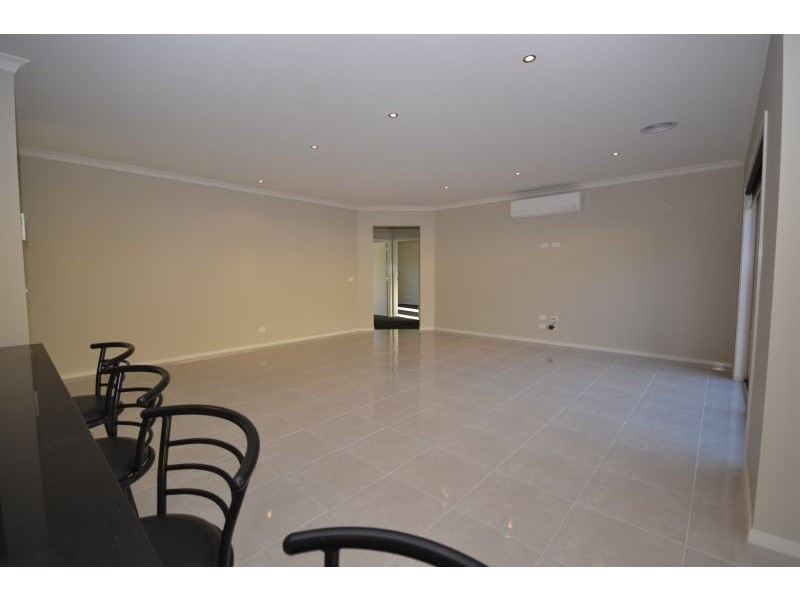 8 Swift Rise, Brown Hill VIC 3350