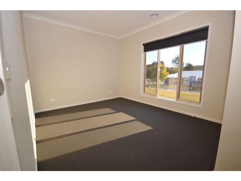 8 Swift Rise, Brown Hill VIC 3350