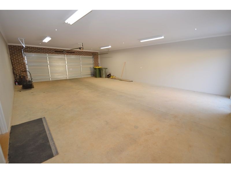 8 Swift Rise, Brown Hill VIC 3350