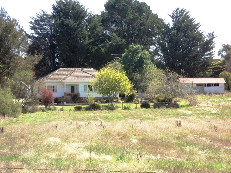 24 Park Road, Beaufort VIC 3373