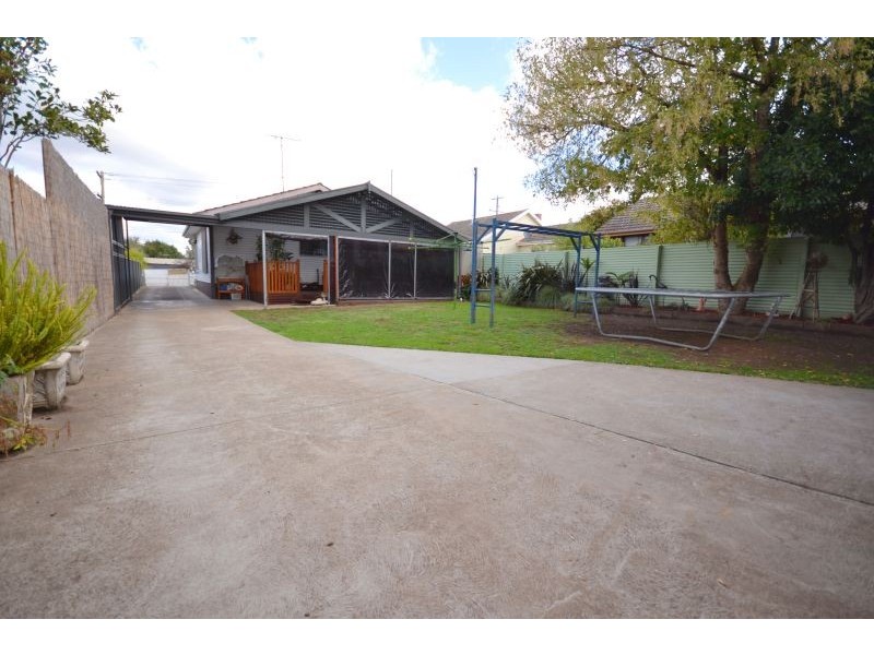 12 Lonsdale Street, Redan VIC 3350