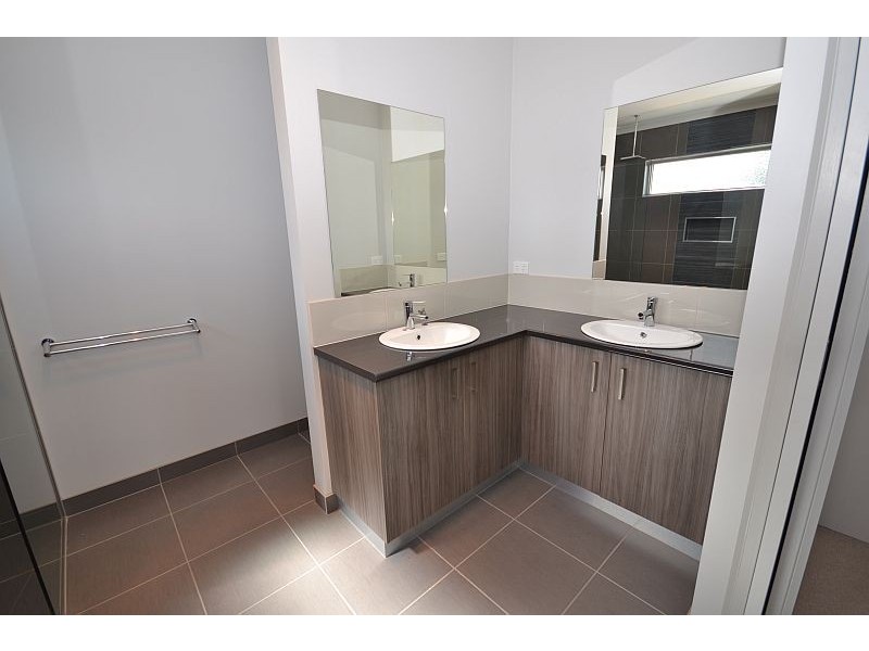 2 Kingfisher Court, Brown Hill VIC 3350