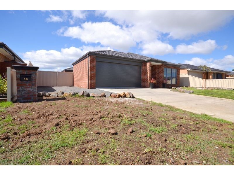 16 Barley Sheaf Drive, Miners Rest VIC 3352