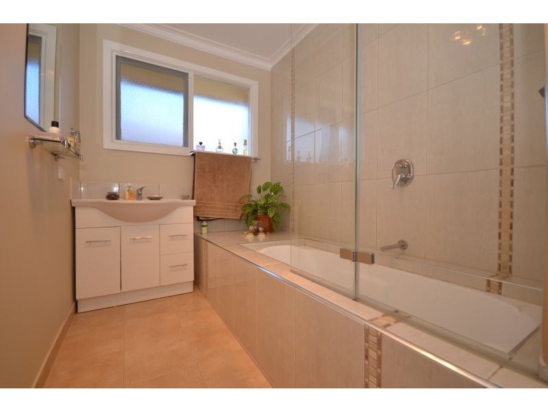 372 Forest Street, Wendouree VIC 3355