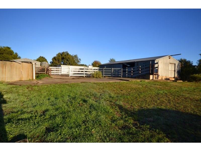 188 Pound Creek Road, Navigators VIC 3352