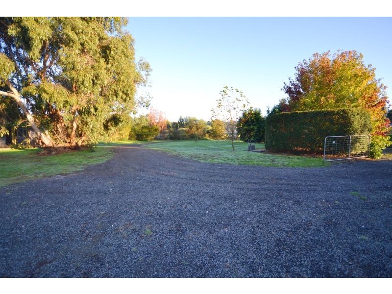 188 Pound Creek Road, Navigators VIC 3352