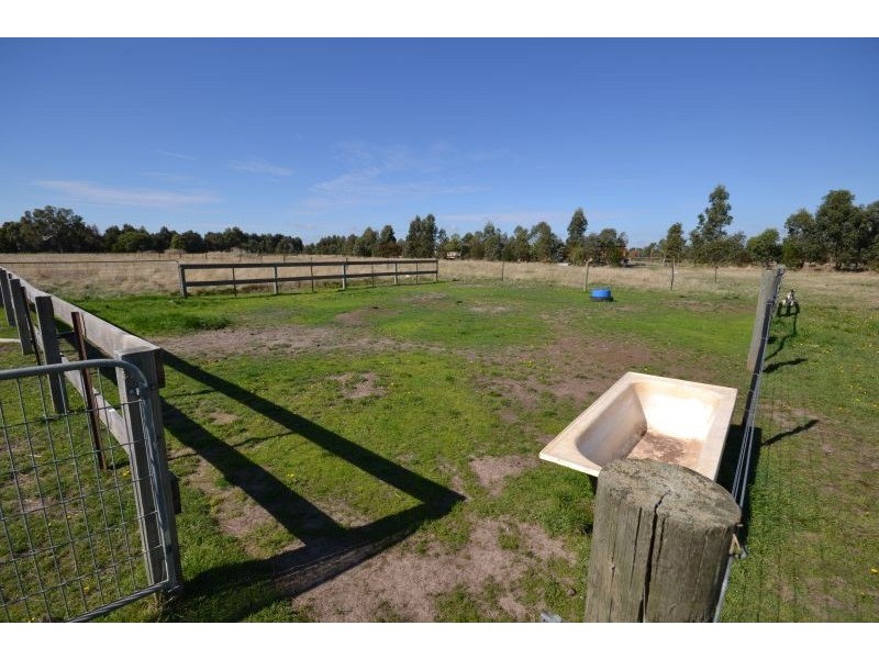 2 McGrath Court, Cardigan VIC 3352