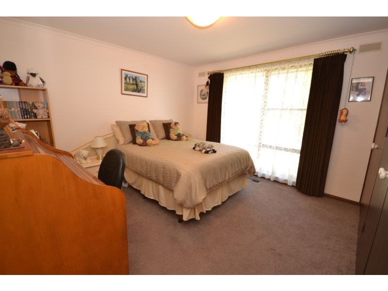 5 Sainsbury Court, Mount Clear VIC 3350