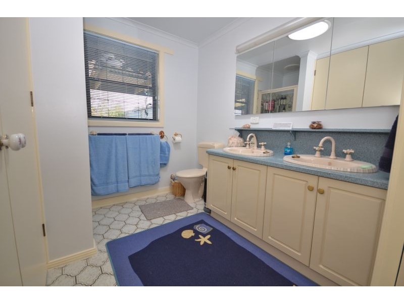 5 Sainsbury Court, Mount Clear VIC 3350